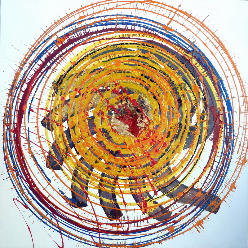 Composizione astratta in smalti su tela con cerchi concentrici e colature, cromie calde e contrasti blu-rossi, tema energia e tempo.